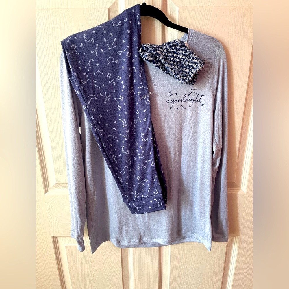 SALE🎉New!🌙⭐️Navy Constellation Pajama 3-Piece Set!⭐️🌙